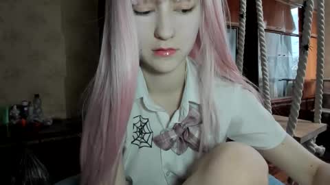 Yoonhee Kiss online show from October 17, 11:35 am