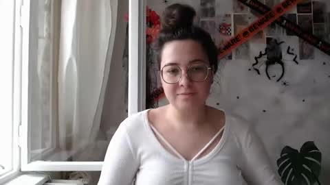 Snapshot of you_aurora chatting on October 9, 10:08 am Aurora online show from October 9, 10:08 am