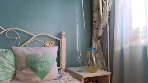Snapshot of you_desire chatting on October 8, 11:14 am Liliya online show from October 8, 11:14 am