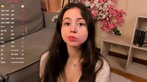 Snapshot of you_fell_in_love chatting on September 14, 8:34 am Elizabeth brunette -- Darline blonde online show from September 14, 8:34 am