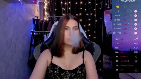 Snapshot of you_lika chatting on December 28, 2:33 am Lika online show from December 28, 2:33 am