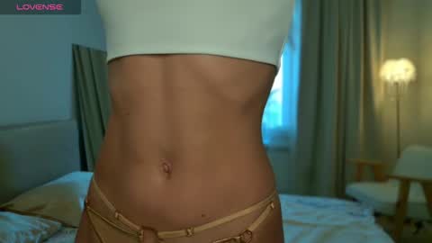 Jasmine online show from March 17, 2:21 pm