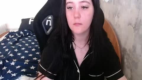 your_8a8y online show from April 17, 5:20 am