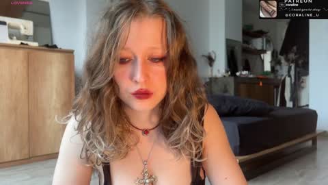 Snapshot of your_coraline_ chatting on January 25, 9:57 am your_coraline_ online show from January 25, 9:57 am