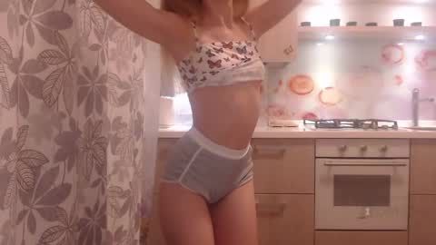 Snapshot of your_dream6996 chatting on March 7, 8:44 pm your_dream6996 online show from March 7, 8:44 pm