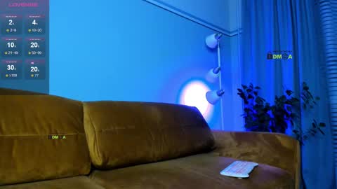 Snapshot of your_dream_alice chatting on February 24, 3:42 pm Alice online show from February 24, 3:42 pm