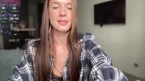 Snapshot of your_sweet_angel_ chatting on September 16, 1:30 pm Mia online show from September 16, 1:30 pm