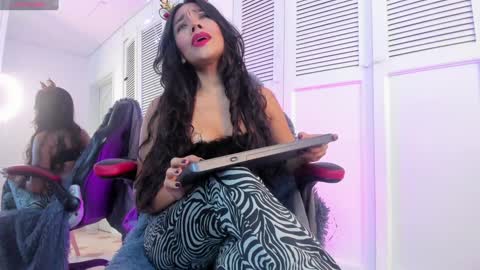 Snapshot of yourcutemolly chatting on December 25, 3:50 am Selena online show from December 25, 3:50 am