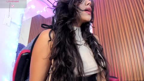Snapshot of yourcutemolly chatting on December 28, 3:37 am Selena online show from December 28, 3:37 am