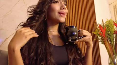 Snapshot of yourcutemolly chatting on October 5, 9:03 am Selena online show from October 5, 9:03 am