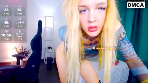 yourfairyalice_ online show from July 19, 3:47 pm