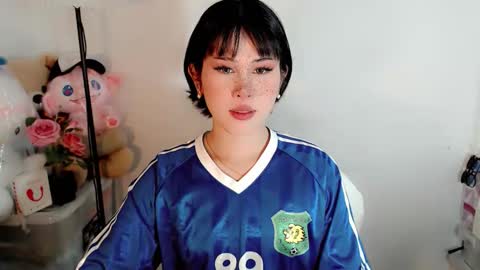 PrettyElla online show from October 25, 5:04 am