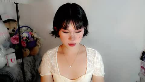 PrettyElla online show from October 31, 3:19 am