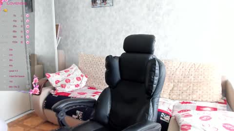 Snapshot of yourgirl_044 chatting on March 4, 8:46 am yourgirl_044 online show from March 4, 8:46 am