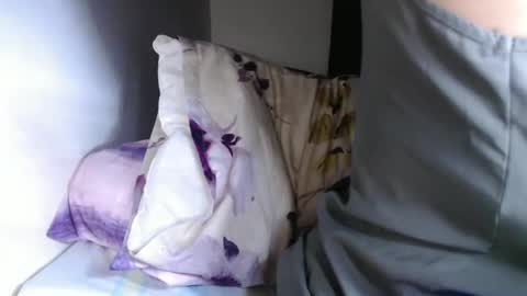 yourhotboobies23 online show from January 2, 11:41 am