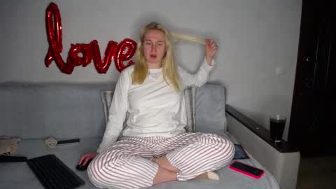 Iamyourdream online show from March 6, 11:09 pm