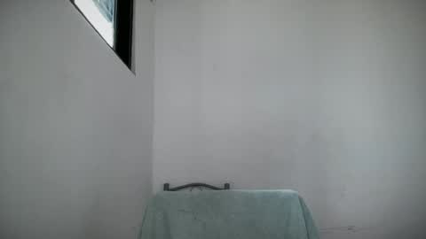 yourhotgirl_lyn online show from June 15, 6:35 am