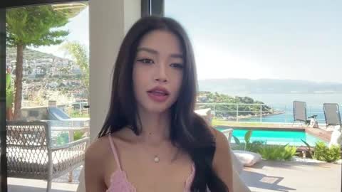 yourlittlesunrise_ online show from June 4, 6:40 am