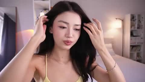yourlittlesunrise_ online show from July 2, 5:13 am
