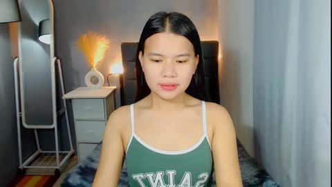 yourmissingprincess online show from December 17, 2:49 am