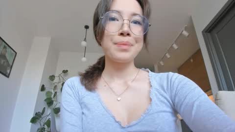 youre meyy online show from February 23, 8:36 am