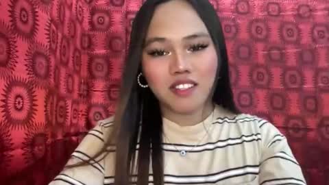 yourspecialgirl_rhea online show from May 3, 7:23 am