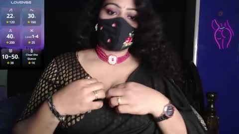 Snapshot of yourss_preethy chatting on December 5, 10:33 am preethy online show from December 5, 10:33 am