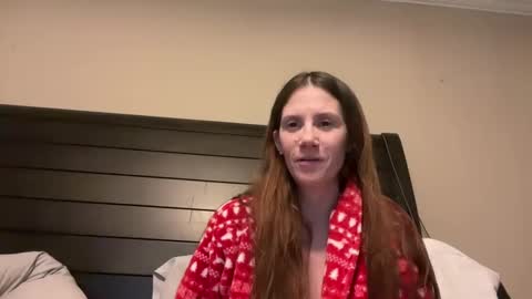 Snapshot of yourstrulylivy chatting on December 24, 1:59 am yourstrulylivy online show from December 24, 1:59 am