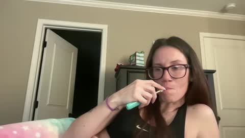 Snapshot of yourstrulylivy chatting on January 16, 10:23 pm yourstrulylivy online show from January 16, 10:23 pm