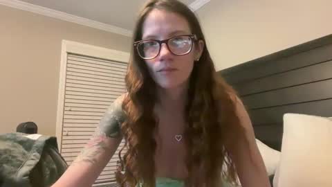 Snapshot of yourstrulylivy chatting on February 21, 12:28 pm yourstrulylivy online show from February 21, 12:28 pm