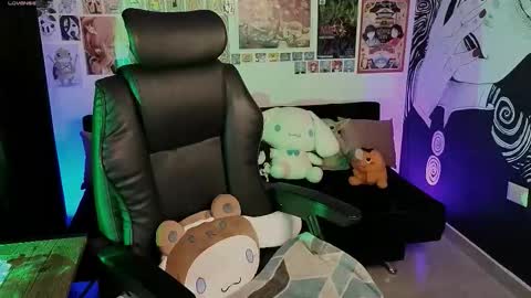    rawr   Anne Independent model      online show from September 29, 11:54 pm