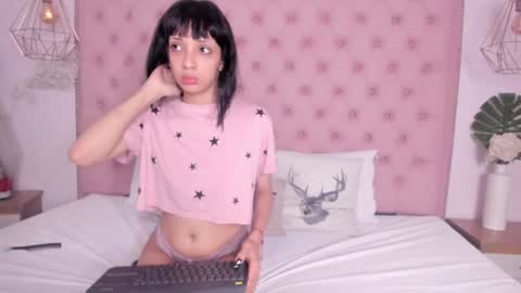 yuliana_valencia online show from December 2, 11:11 am