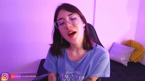 Yulienne online show from November 19, 2:44 am