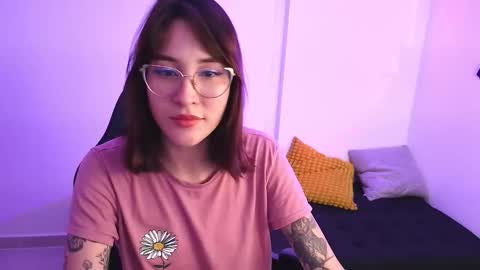 Yulienne online show from November 20, 3:40 am