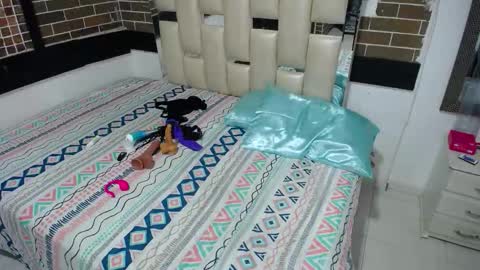 yuliet_latin69 online show from November 19, 3:01 pm