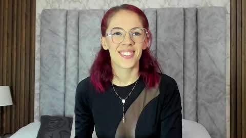 Snapshot of yulievans chatting on October 5, 3:00 am yulievans online show from October 5, 3:00 am