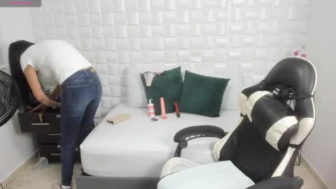 Y U L I T Z A online show from January 19, 12:12 pm