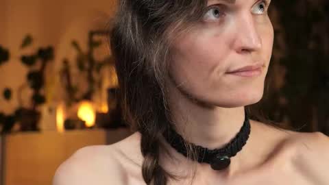 yulla dao online show from November 9, 6:15 pm