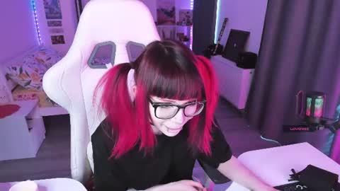 Yumi 3 online show from July 22, 2:18 pm