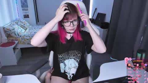 Yumi 3 online show from June 8, 1:56 pm