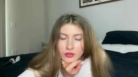 Snapshot of yumiandwolf chatting on February 20, 10:59 pm yumiandwolf online show from February 20, 10:59 pm