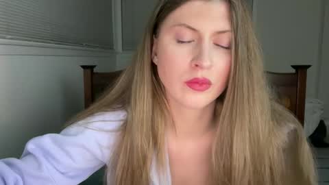 yumiandwolf online show from November 16, 3:08 am