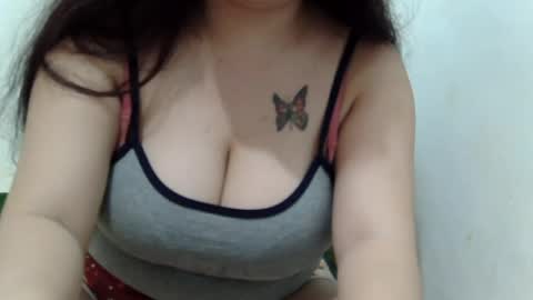 yummy_tits23xx online show from July 28, 11:17 am