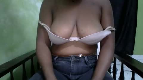 Snapshot of yummychocolate_2 chatting on September 24, 3:33 pm YUMMY online show from September 24, 3:33 pm