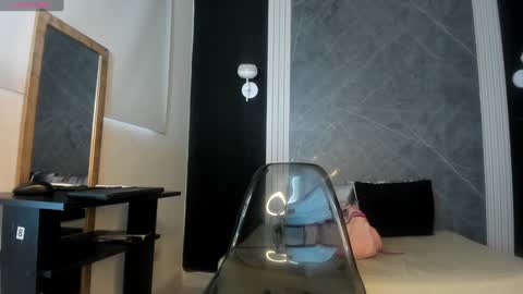 Snapshot of yummyduo chatting on December 10, 12:05 pm Yummyduo online show from December 10, 12:05 pm