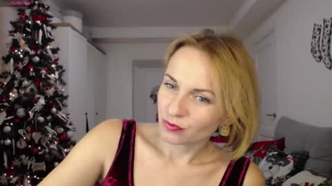 Snapshot of yummylilya chatting on December 8, 1:25 pm Lillya online show from December 8, 1:25 pm