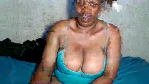 Snapshot of yummytittsxx chatting on January 10, 8:48 pm yummytittsxx online show from January 10, 8:48 pm