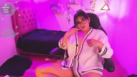 Y U R I online show from July 28, 4:39 pm