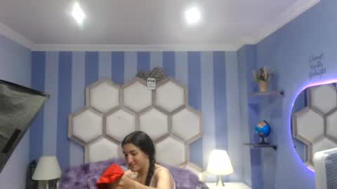 yvi online show from July 23, 12:02 pm