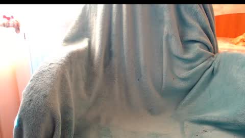 Snapshot of yzza_suave chatting on February 9, 9:47 am yzza_suave online show from February 9, 9:47 am